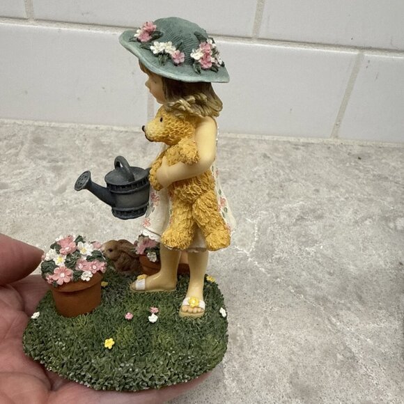 Vintage Avon Childhood Memories Collection figurine “Flower Child” Edition 1194 - Picture 4 of 7